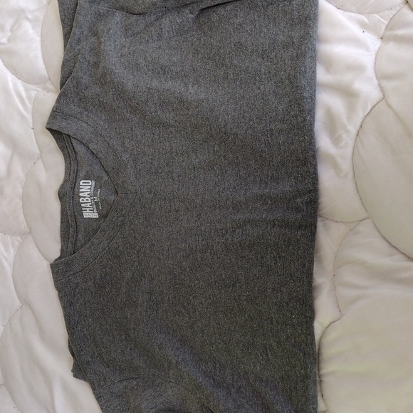 V-neck t-shirt bundle - Picture 3 of 6